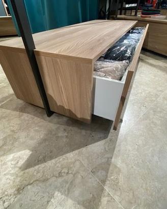 arredamento per negozio o accessori cabina armadio
