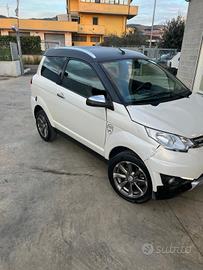 Aixam Crossover Premium Vision 4 posti si guida da