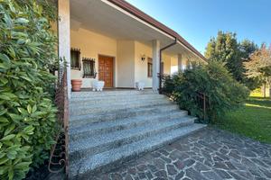 Casa singola con ampio giardino