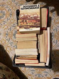 cassetta contenente libri scolastici vintage