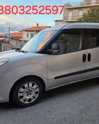 Fiat Doblò 2.0 Multijet 135 CV con posti e gancio