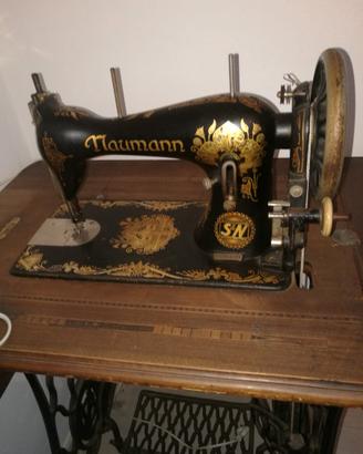 Macchina da cucire vintage naumann