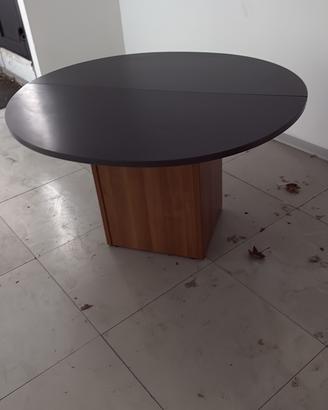 Tavolo ovale da ufficio
