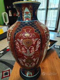 Antico vaso giapponese