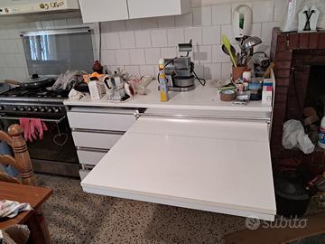 cucina completa di pensili 