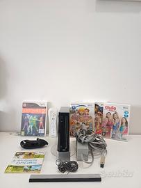 Nintendo Wii nera con telecomando, nunchuck giochi