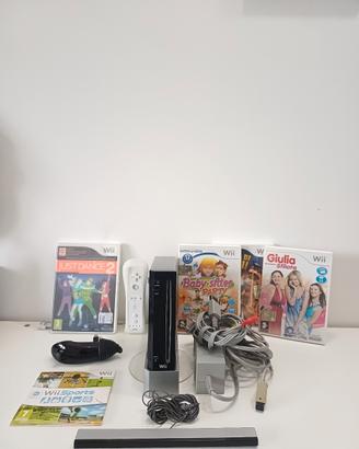 Nintendo Wii nera con telecomando, nunchuck giochi