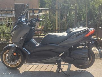 Yamaha XMAX 400