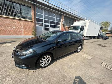 Toyota Auris Sport Wagon - Full Hybrid 101.000 KM