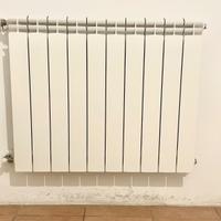 Termosifoni in alluminio completi bianchi