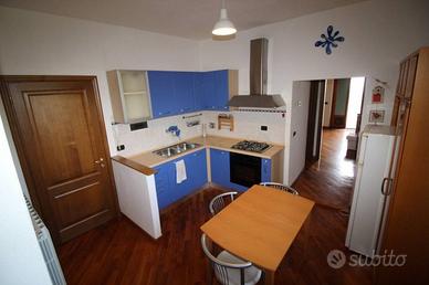 Appartamento di 80 m² con 4 locali a Montevarchi