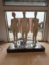 Manichini con pedana