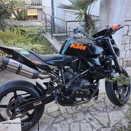 moto KTM super Duke 990R 
