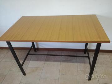 Scrivania Telaio in ferro 120x70 h 78,5 graffiato