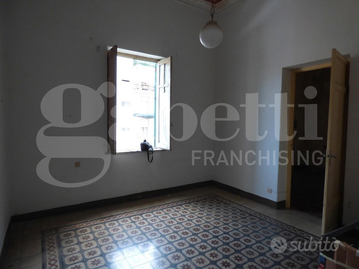 Sferracavallo in Palazzina Liberty 6 vani 153 mq - Vista 2