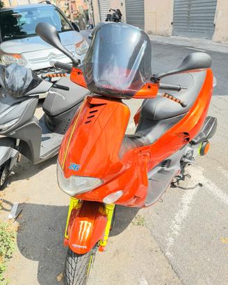 Gilera runner vxr 200 del 2005 restaurato