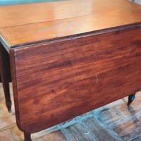 Tavolo in Noce con alette allungabile Luig Filippo