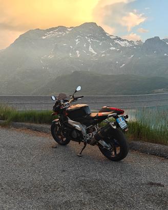 Aprilia RSV + tuono 1000r del 2004