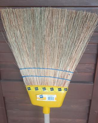 scopa di saggina nuova