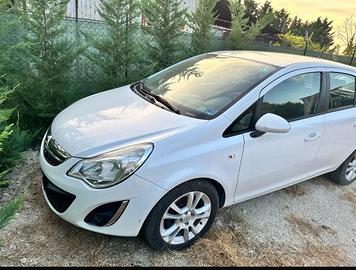 Opel corsa 2012