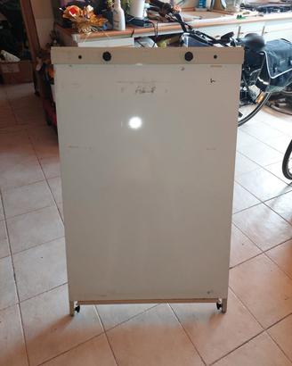 lavagna magnetica con cavalletto