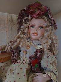 Bambola di porcellana vintage da collezione con se