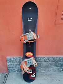 Snowboard tavola con attacchi BLACKHOLE