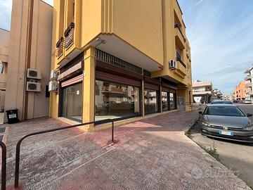 Locale commerciale 5 vetrine 120m circa