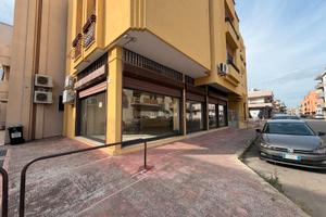 Locale commerciale 5 vetrine 120m circa