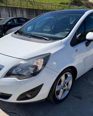 Opel Meriva 1.7 CDTI 110CV b-color /CAR PLAY