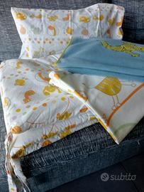 set protezioni imbottite e biancheria per lettino 