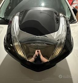 Bauletto sh 125/150 nero lucido anno 2018