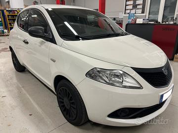 Lancia Ypsilon 1.2 69 CV 5 porte S&S Elefantino Bl