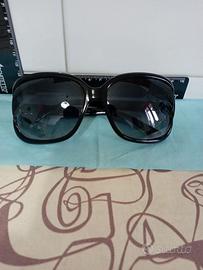 Occhiali da sole neri oversize vintage