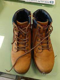 Scarponcini Levis 
