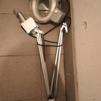 Lampada pieghevole d'ingrandimento