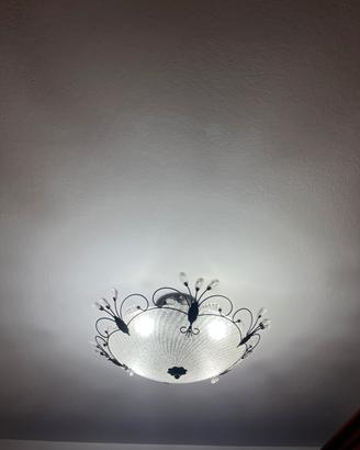 Set di tre lampadari in ferro battuto e vetro