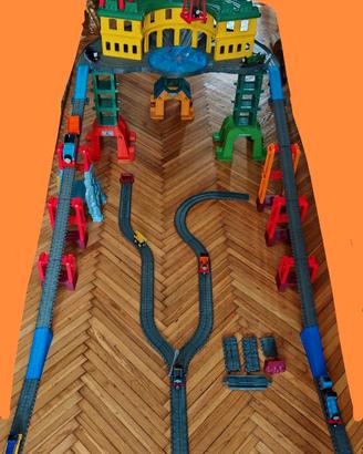 Thomas & Friends- Mega Stazione