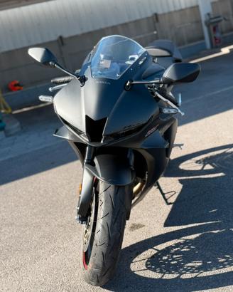 HONDA CBR600RR 2024-4300km-terminale arrow titanio