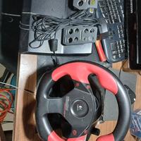 Sterzo e pedaliera Logitech per PC.