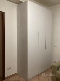 Grande armadio a 3 ante