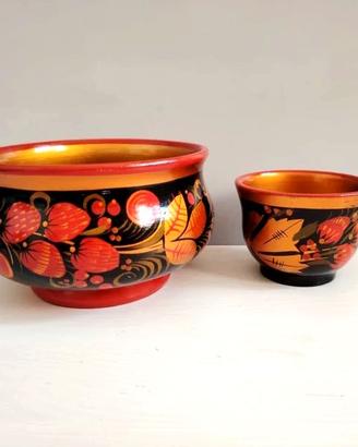 Souvenir Russo Hohloma. Ciotole in legno decorate.