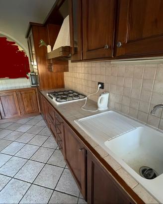 CUCINA LEGNO NOCE-900€- Gressan