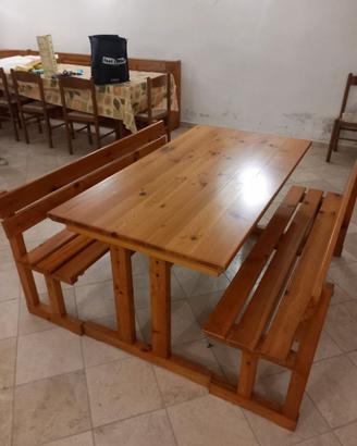 Tavolo e 2 panche