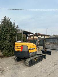 E210 Escavatore Volvo 27 q EC27C