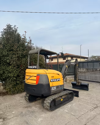 E210 Escavatore Volvo 27 q EC27C