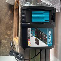 Caricabatterie Makita nuovo