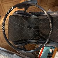 cerchio dt swiss e 1900 posteriore mai utilizzato