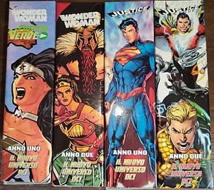 Ltto di fumetti DC con cofanetti
