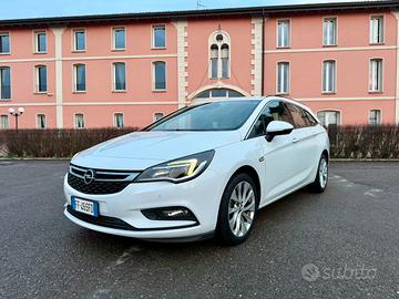 Opel Astra Sport Tourer cdti cambio aitomatico.